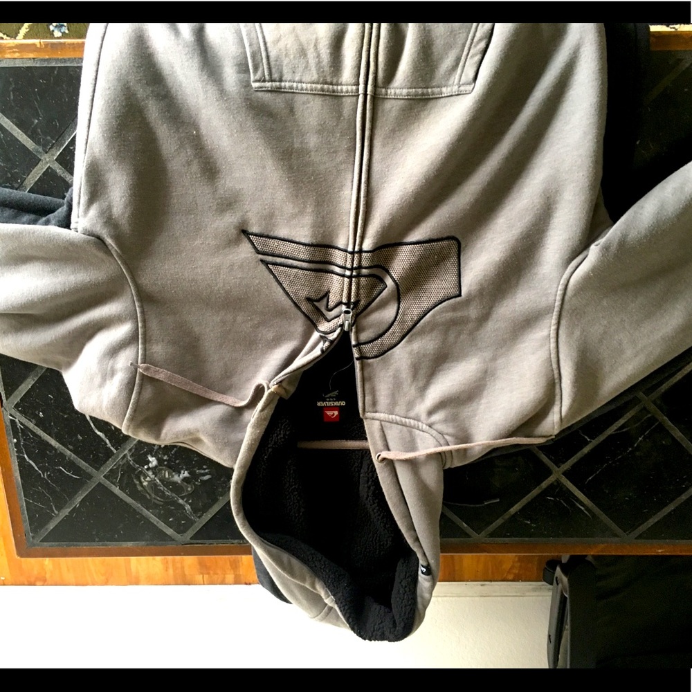 Large Quiksilver ZipUp Hoodie